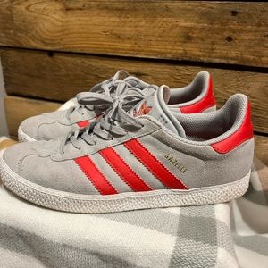 Adidas Gazelie sneakers grey and red size 7